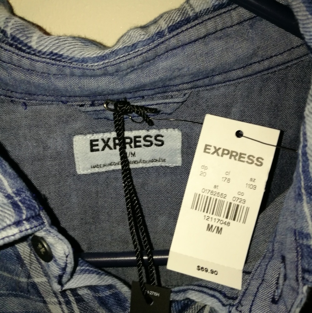 Express button up - Picture 3 of 3
